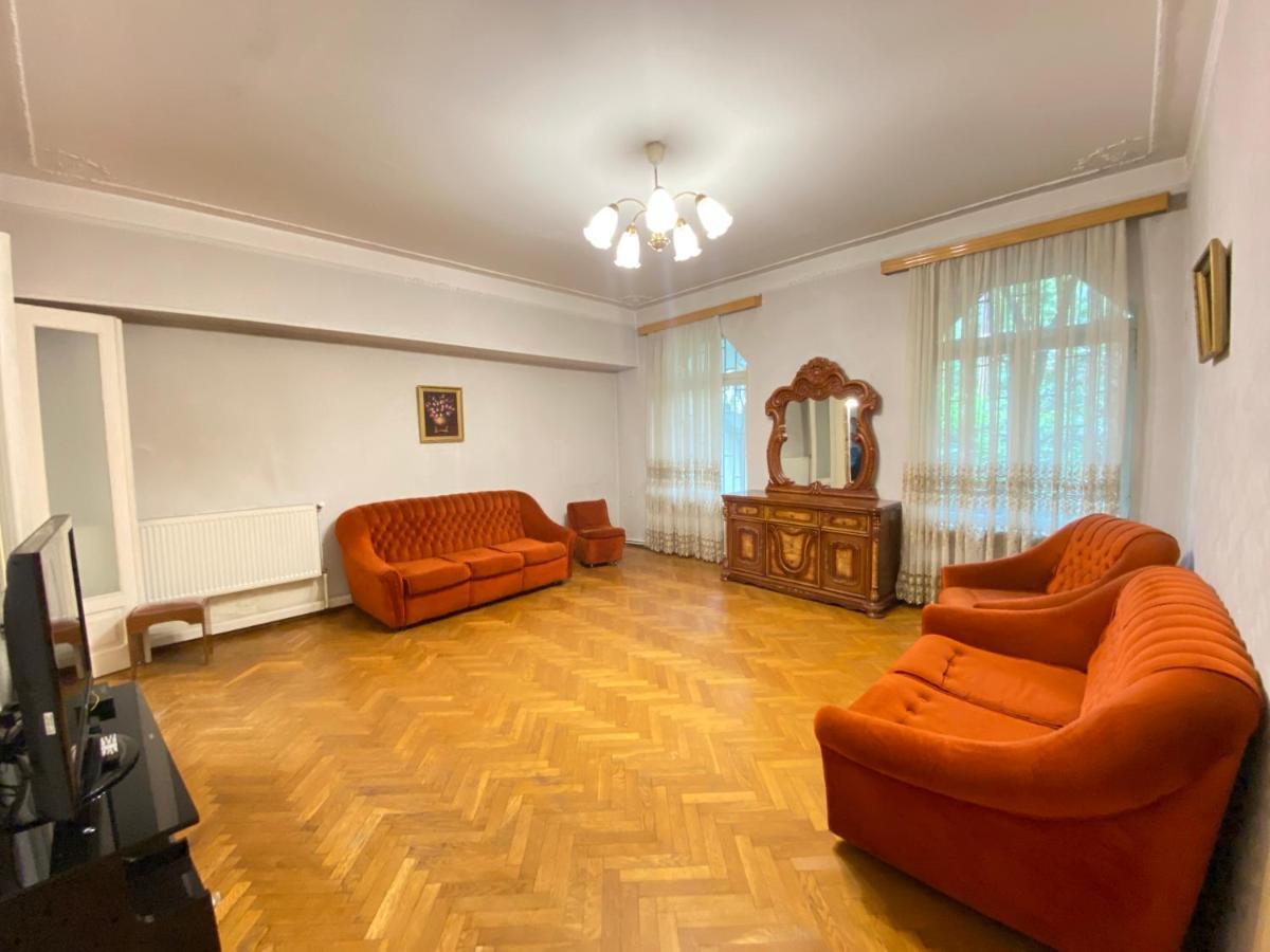 Davit'S Apartment 21 Тбілісі Екстер'єр фото
